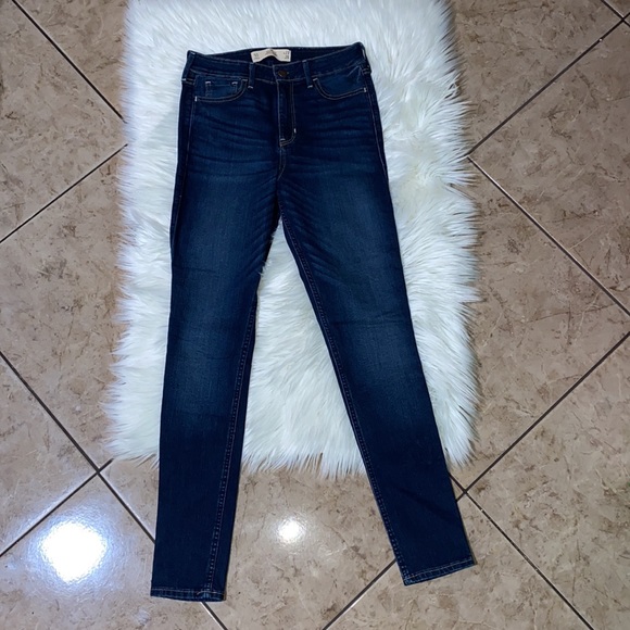 Holister Jeans - Picture 4 of 6